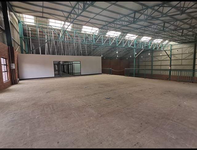 2,250M² WAREHOUSE FOR SALE IN POMONA